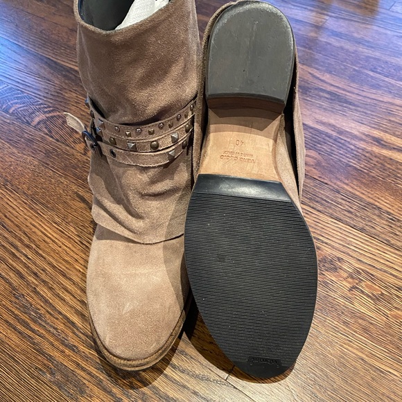 Shoe biz bought in Paris on a design trip tan suede fold over western boots. - Picture 4 of 4